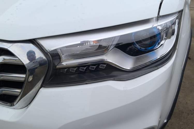 Used Haval H1 2016 Revised Version Blue Badge 1.5L AMT Comfort Edition Left Front Headlight