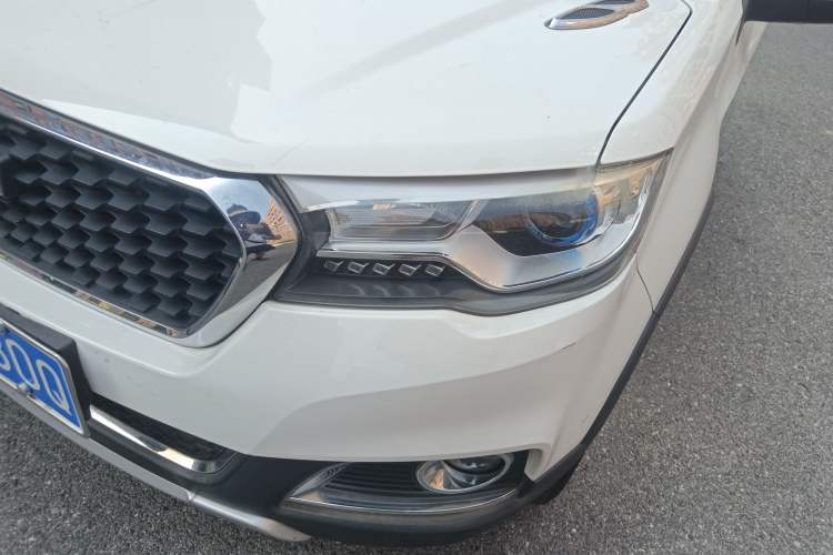 Used Haval H1 2016 Revised Version Blue Badge 1.5L AMT Standard Edition Left Front Headlight