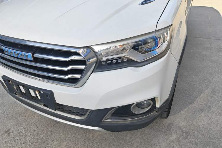 Used Haval H1 2016 Blue Label 1.5L AMT Luxury Model Left Front Headlight