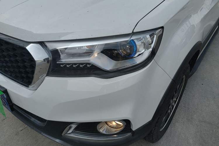 Used Haval H1 2016 Revised Version Blue Badge 1.5L AMT Luxury Edition Left Front Headlight