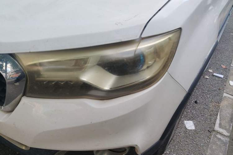 Used Haval H1 2016 Revised Version Blue Badge 1.5L AMT Luxury Edition Left Front Headlight