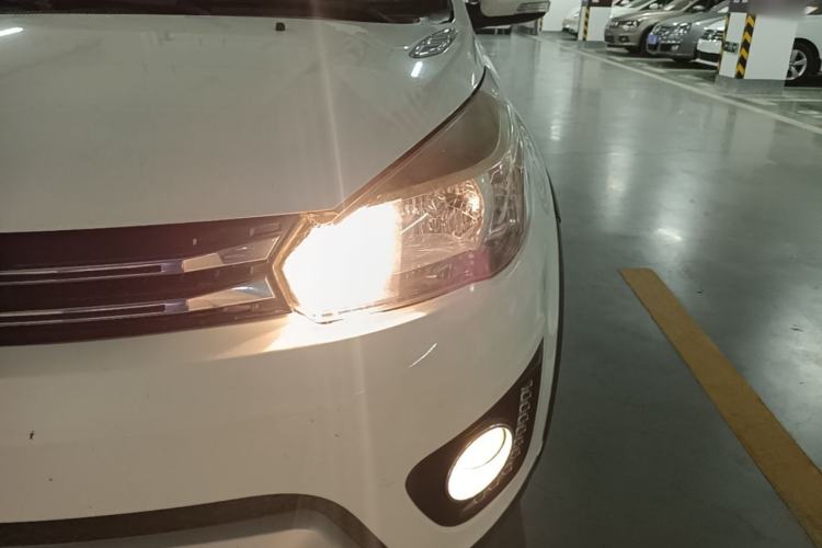 Used Haval H1 2016 Red Label 1.5L AMT Comfort Model Left Front Headlight