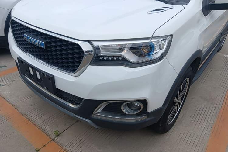 Used Haval H1 2016 Revised Version Blue Badge 1.5L AMT Luxury Edition Left Front Headlight
