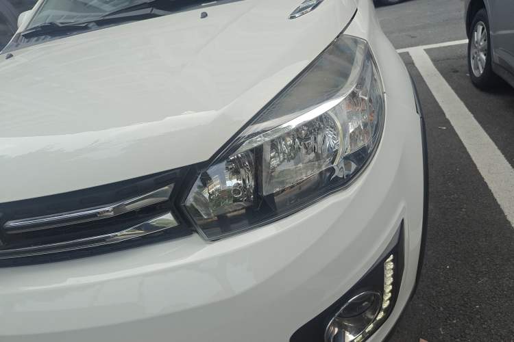 Used Haval H1 2016 Red Label 1.5L AMT Comfort Model Left Front Headlight