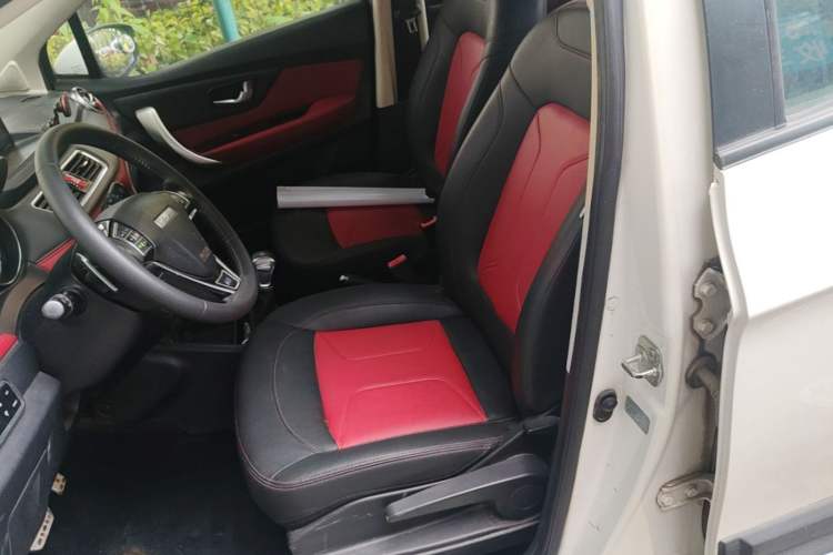 Used Haval H1 2016 Revised Version Blue Badge 1.5L AMT Luxury Edition Left Front Seat