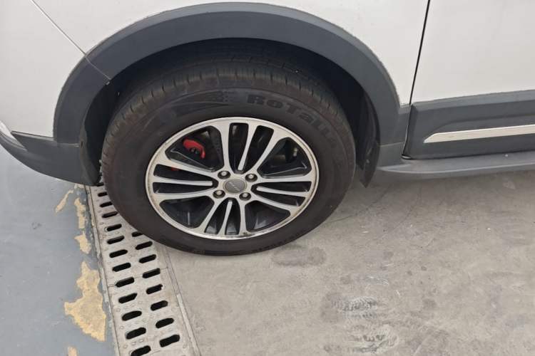 Used Haval H1 2016 Blue Label 1.5L AMT Urban Model Left Front Wheel Hub