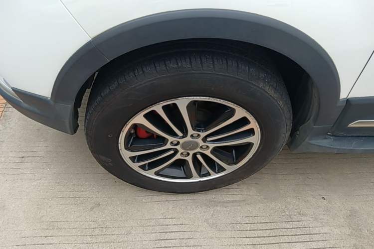 Used Haval H1 2016 Revised Version Blue Badge 1.5L AMT Luxury Edition Left Front Wheel Hub