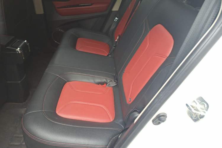 Used Haval H1 2016 Revised Version Blue Badge 1.5L AMT Comfort Edition Left Rear Seat