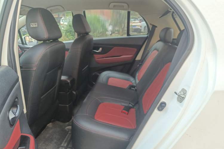Used Haval H1 2016 Revised Version Blue Badge 1.5L AMT Standard Edition Left Rear Seat