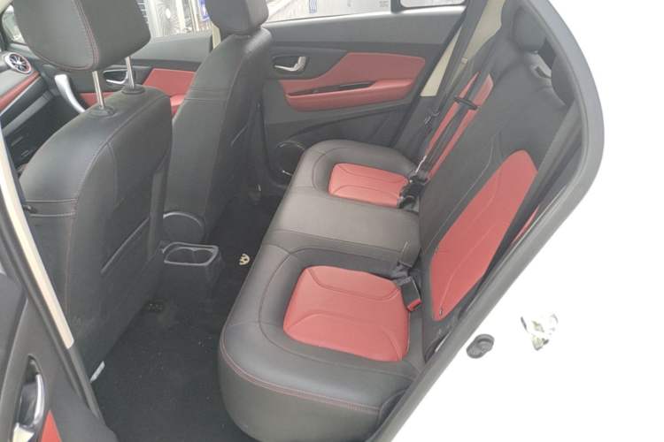 Used Haval H1 2016 Revised Version Blue Badge 1.5L AMT Luxury Edition Left Rear Seat