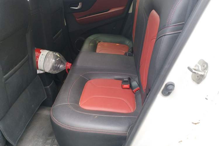 Used Haval H1 2016 Revised Version Blue Badge 1.5L AMT Comfort Edition Left Rear Seat