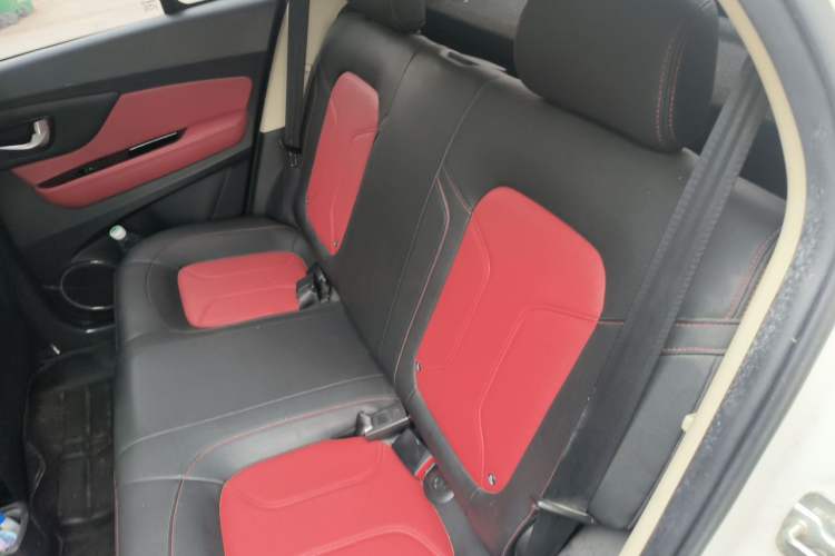 Used Haval H1 2016 Revised Version Blue Badge 1.5L AMT Comfort Edition Left Rear Seat