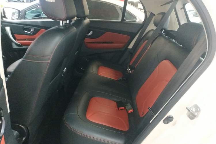 Used Haval H1 2016 Revised Version Blue Badge 1.5L AMT Luxury Edition Left Rear Seat