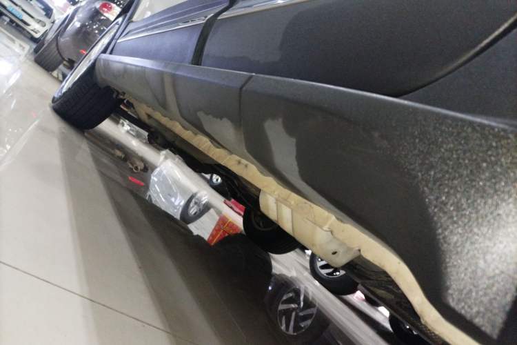 Used Haval H1 2016 Blue Label 1.5L AMT Urban Model Left Side Sill