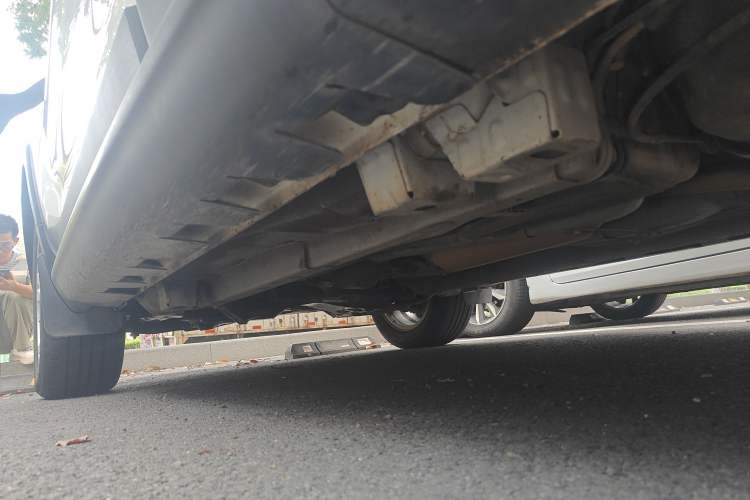 Used Haval H1 2016 Red Label 1.5L AMT Comfort Model Left Side Sill