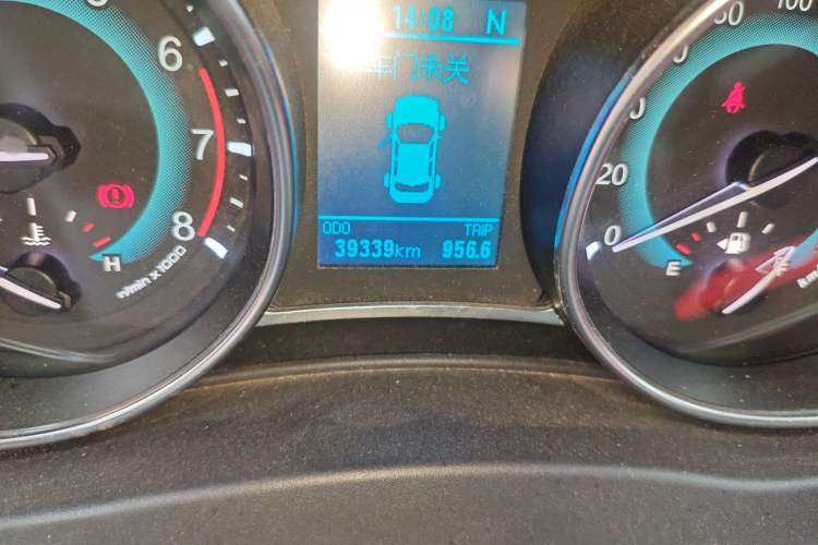 Used Haval H1 2016 Revised Version Blue Badge 1.5L AMT Luxury Edition Odometer Close Up