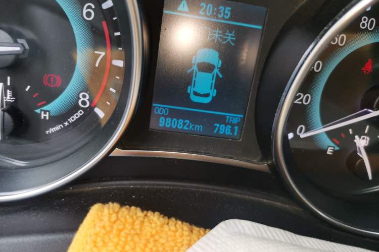 Used Haval H1 2016 Revised Version Blue Badge 1.5L Manual Comfort Edition Odometer Close Up