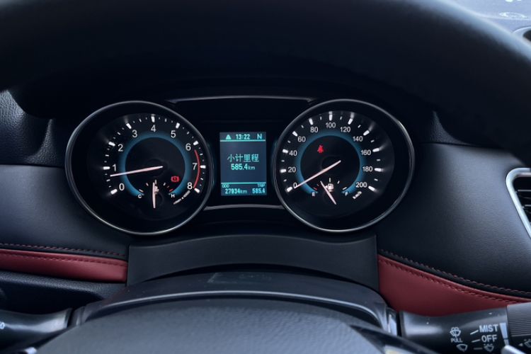 Used Haval H1 2016 Revised Version Blue Badge 1.5L AMT Luxury Edition Odometer Close Up