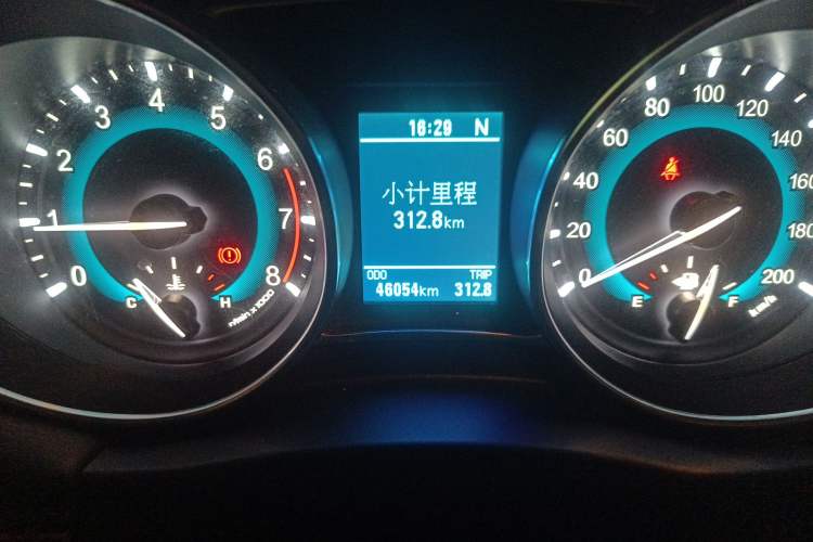 Used Haval H1 2016 Revised Version Blue Badge 1.5L AMT Luxury Edition Odometer Close Up
