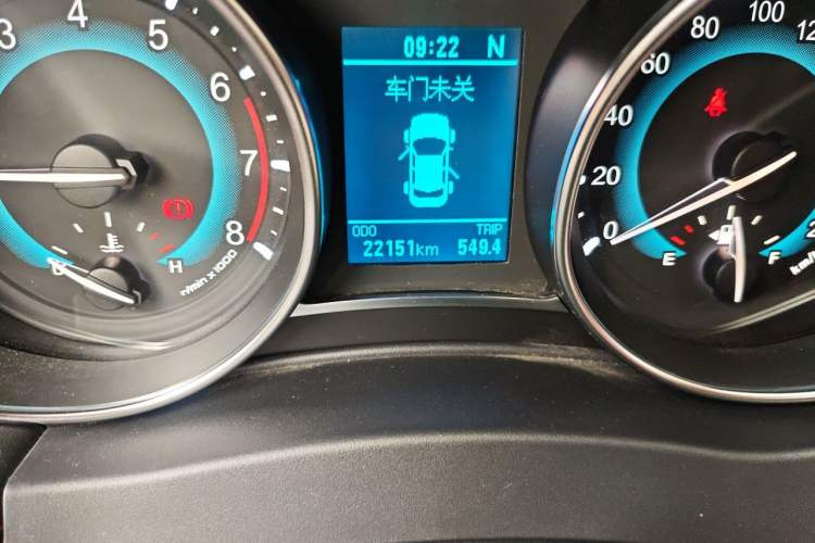 Used Haval H1 2016 Revised Version Blue Badge 1.5L AMT Luxury Edition Odometer Close Up