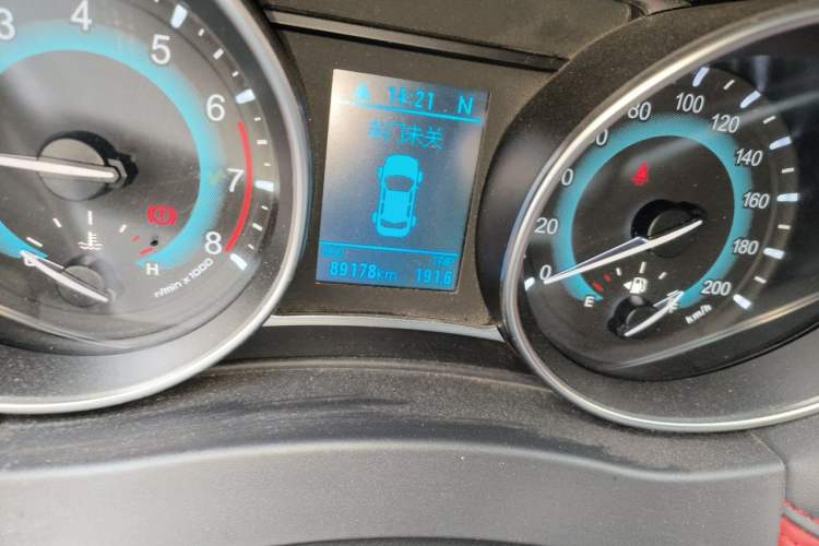 Used Haval H1 2016 Revised Version Blue Badge 1.5L AMT Comfort Edition Odometer Close Up