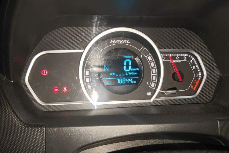 Used Haval H1 2016 Red Label 1.5L AMT Comfort Model Odometer Close Up