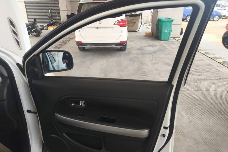 Used Haval H1 2016 Red Label 1.5L Manual Luxury Model Right Front Door Interior