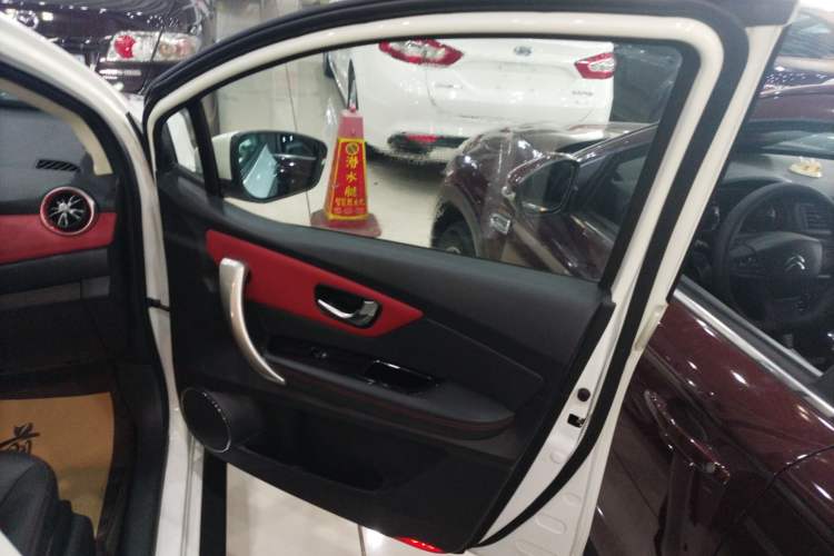 Used Haval H1 2016 Blue Label 1.5L AMT Urban Model Right Front Door Interior
