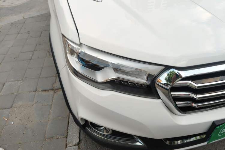 Used Haval H1 2016 Blue Label 1.5L AMT Luxury Model Right Front Headlight