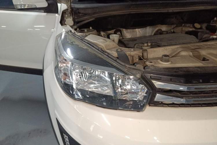 Used Haval H1 2016 Red-Label 1.5L AMT Luxury Model Right Front Headlight