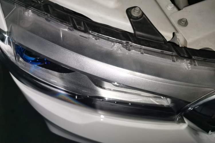 Used Haval H1 2016 Revised Version Blue Badge 1.5L AMT Luxury Edition Right Front Headlight