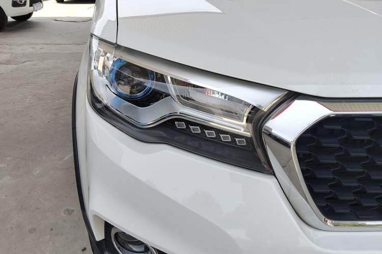 Used Haval H1 2016 Revised Version Blue Badge 1.5L Manual Luxury Edition Right Front Headlight