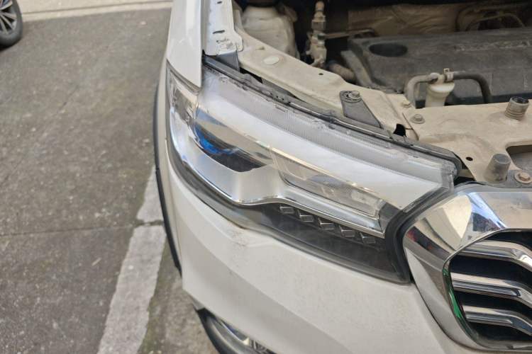 Used Haval H1 2016 Blue Label 1.5L Manual Luxury Model Right Front Headlight