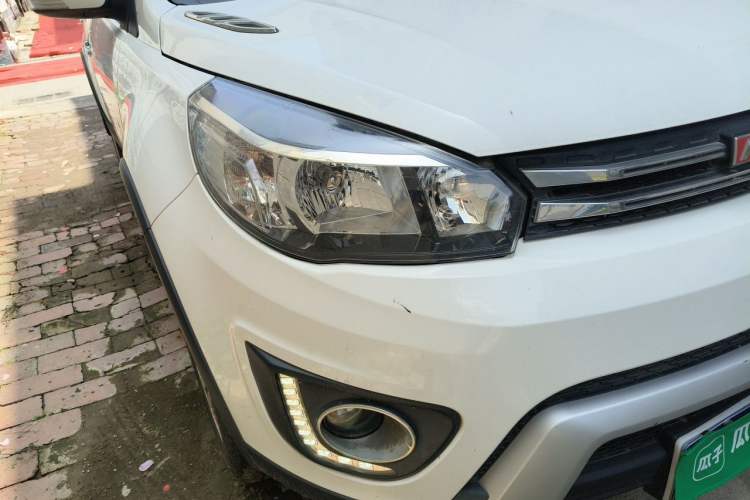 Used Haval H1 2016 Red Label 1.5L Manual Luxury Model Right Front Headlight
