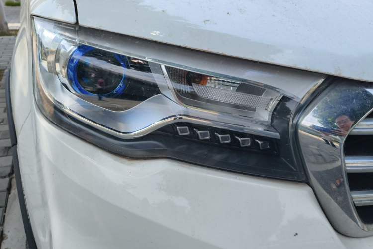 Used Haval H1 2016 Blue Label 1.5L Manual Luxury Model Right Front Headlight
