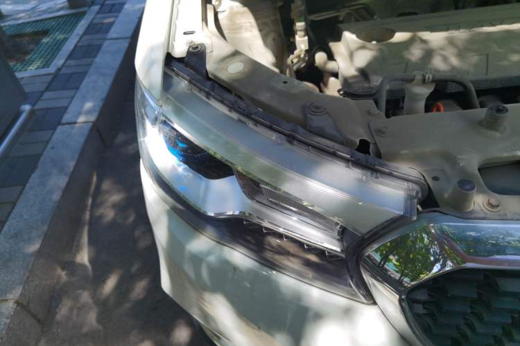 Used Haval H1 2016 Revised Version Blue Badge 1.5L Manual Comfort Edition Right Front Headlight