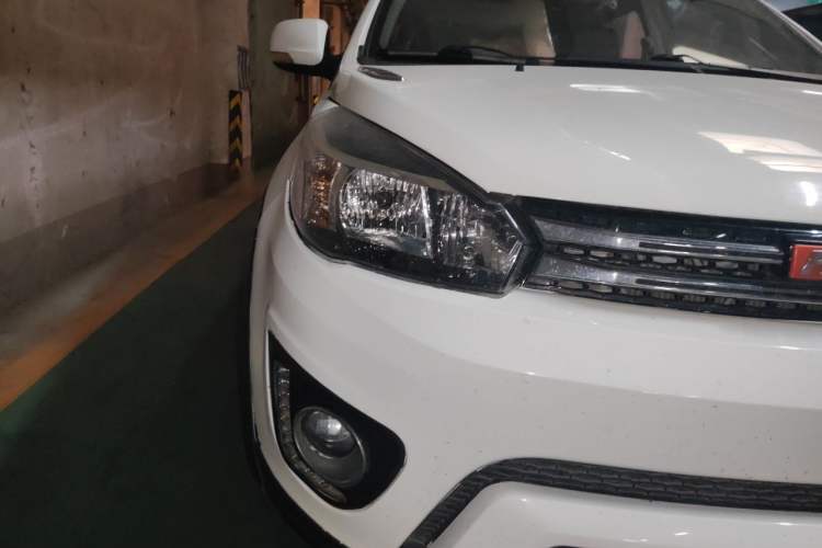 Used Haval H1 2016 Red Label 1.5L Manual Comfort Edition Right Front Headlight