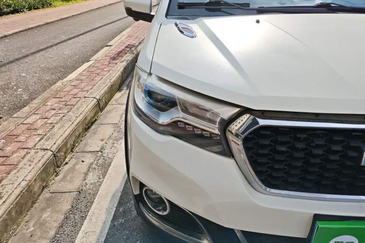 Used Haval H1 2016 Revised Version Blue Badge 1.5L Manual Luxury Edition Right Front Headlight