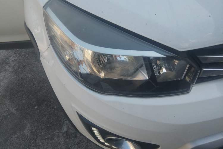 Used Haval H1 2016 Red Label 1.5L Manual Luxury Model Right Front Headlight