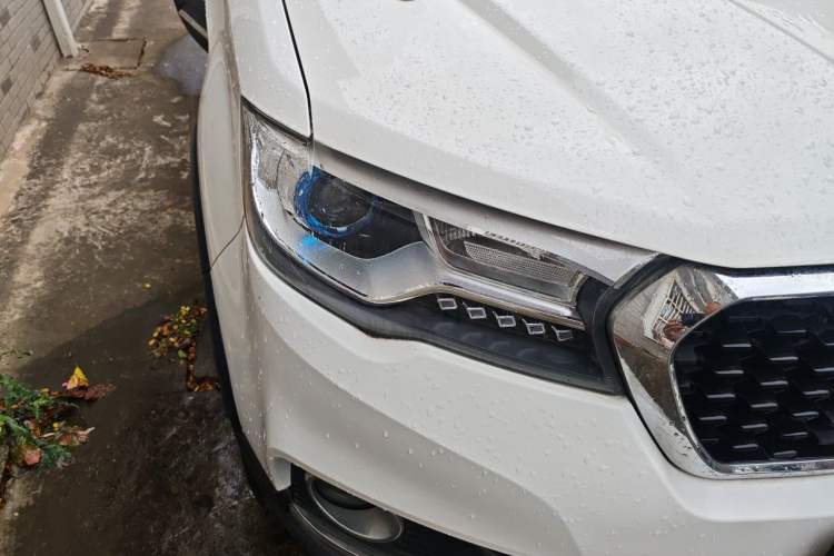 Used Haval H1 2016 Revised Version Blue Badge 1.5L AMT Luxury Edition Right Front Headlight