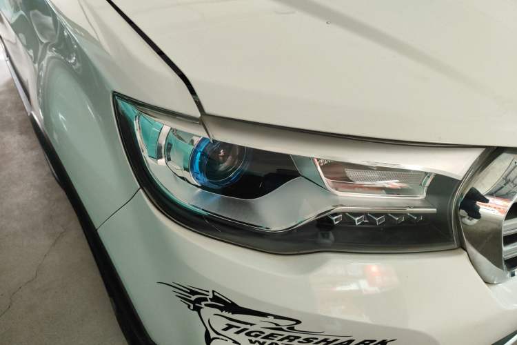 Used Haval H1 2016 Blue Label 1.5L AMT Luxury Model Right Front Headlight