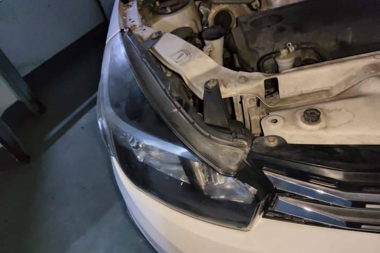 Used Haval H1 2016 Red Label 1.5L Manual Comfort Edition Right Front Headlight