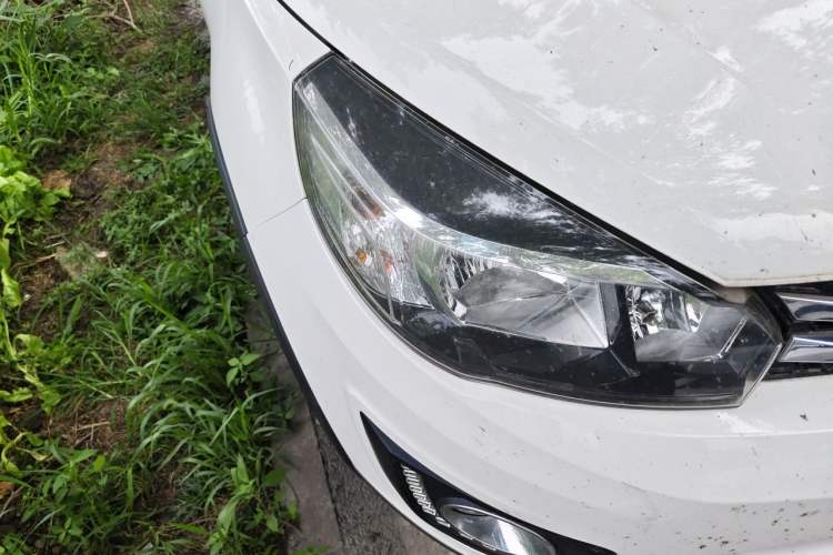 Used Haval H1 2016 Red Label 1.5L AMT Comfort Model Right Front Headlight