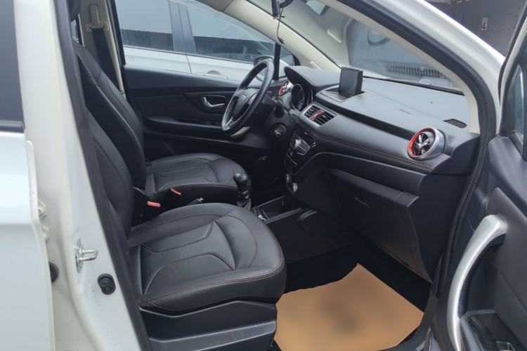 Used Haval H1 2016 Revised Version Blue Badge 1.5L AMT Comfort Edition Right Front Seat