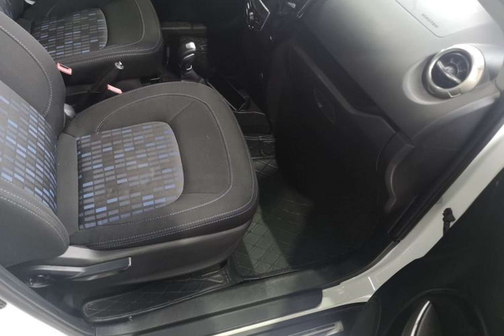 Used Haval H1 2016 Red Label 1.5L AMT Comfort Model Right Front Seat