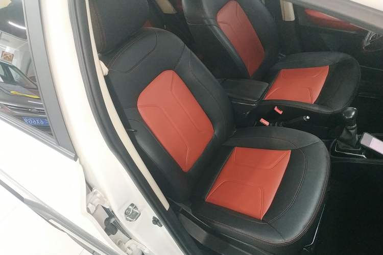 Used Haval H1 2016 Revised Version Blue Badge 1.5L AMT Luxury Edition Right Front Seat