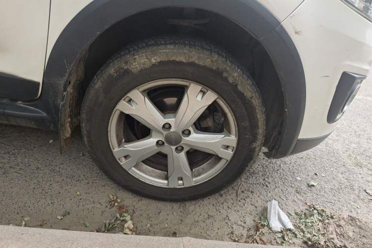 Used Haval H1 2016 Red-Label 1.5L AMT Luxury Model Right Front Wheel Hub