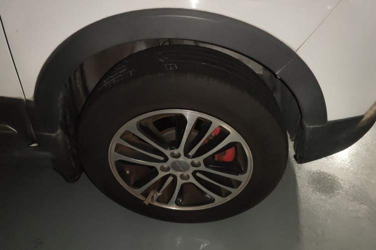 Used Haval H1 2016 Blue Label 1.5L AMT Luxury Model Right Front Wheel Hub