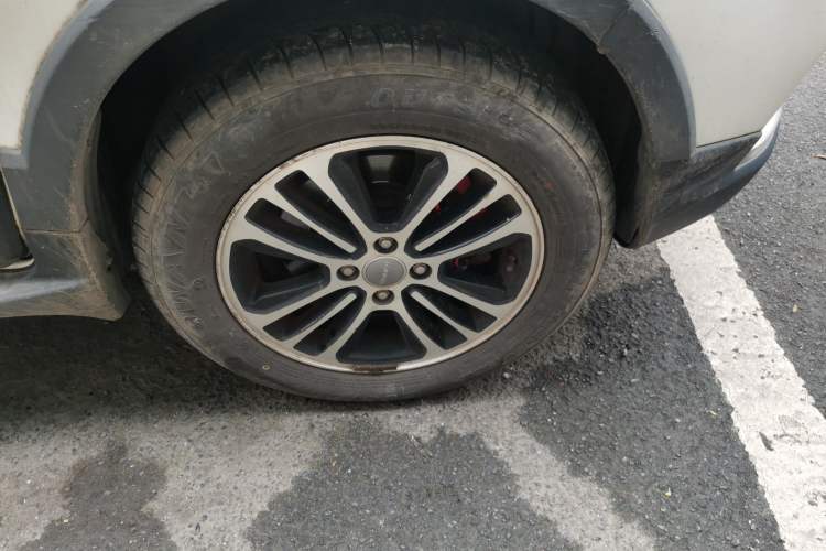 Used Haval H1 2016 Revised Version Blue Badge 1.5L Manual Comfort Edition Right Front Wheel Hub