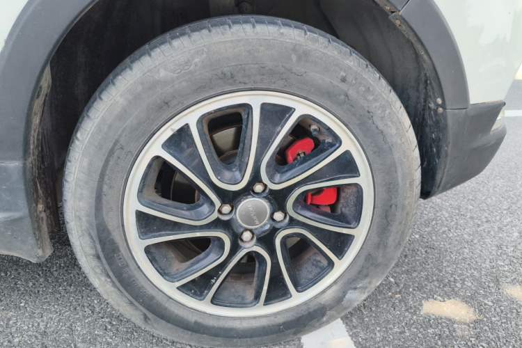 Used Haval H1 2016 Blue Label 1.5L Manual Luxury Model Right Front Wheel Hub